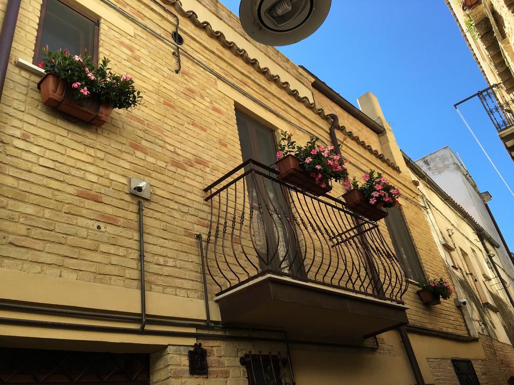 Guest House Dimora Fiorita Serracapriola Buitenkant foto